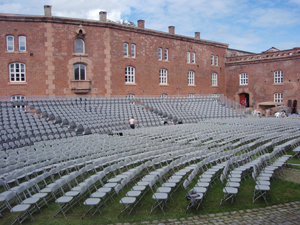 Montovatelné tribuny