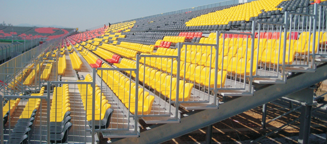 Montovatelné tribuny